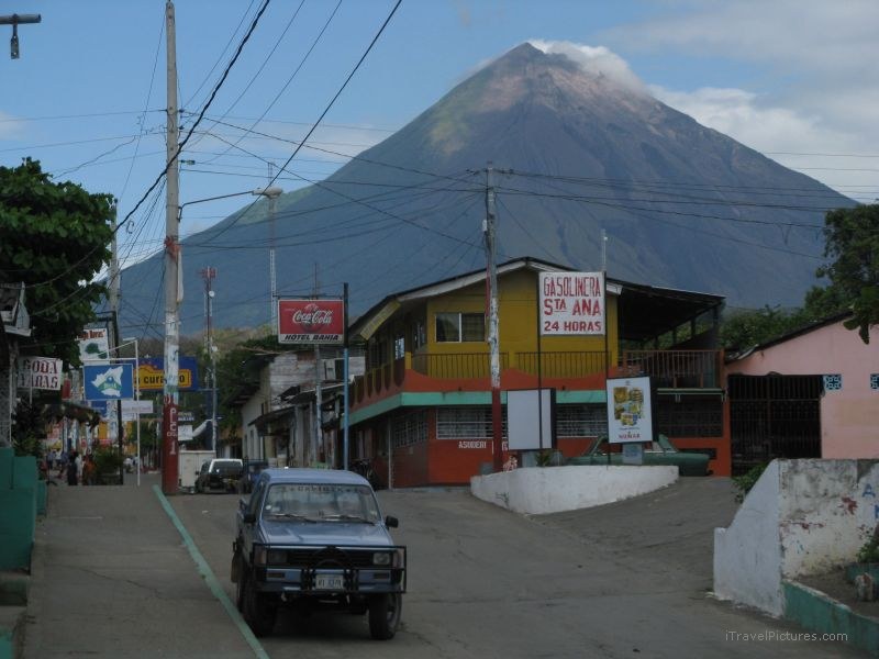 volcán Concepción Moyogalpa volcano town