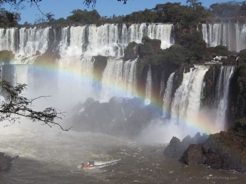 Iguazú waterfall iguazu rainbow Santo Bossetti from Circuito Inferior
