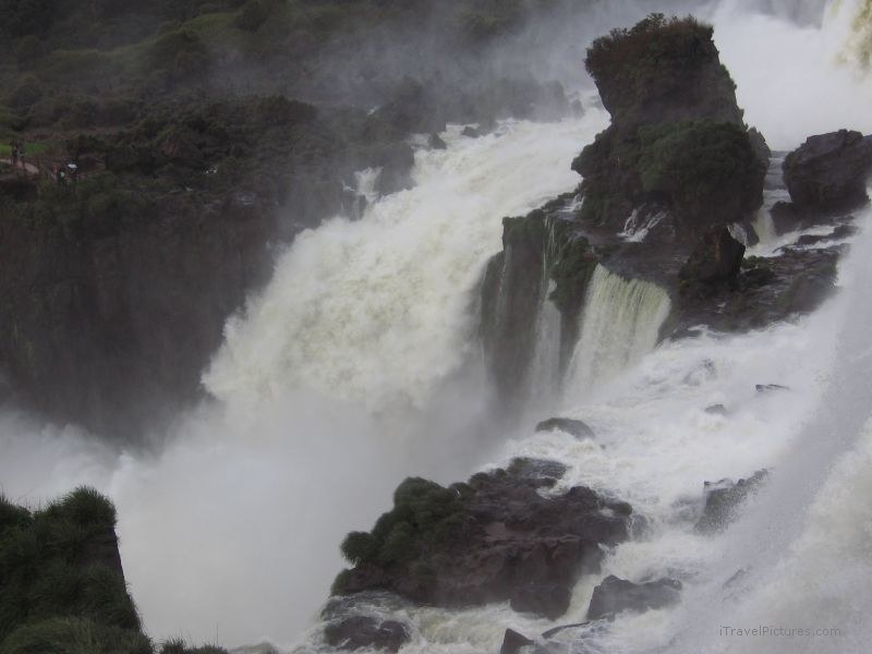 Iguazú waterfall Circuito Superior
