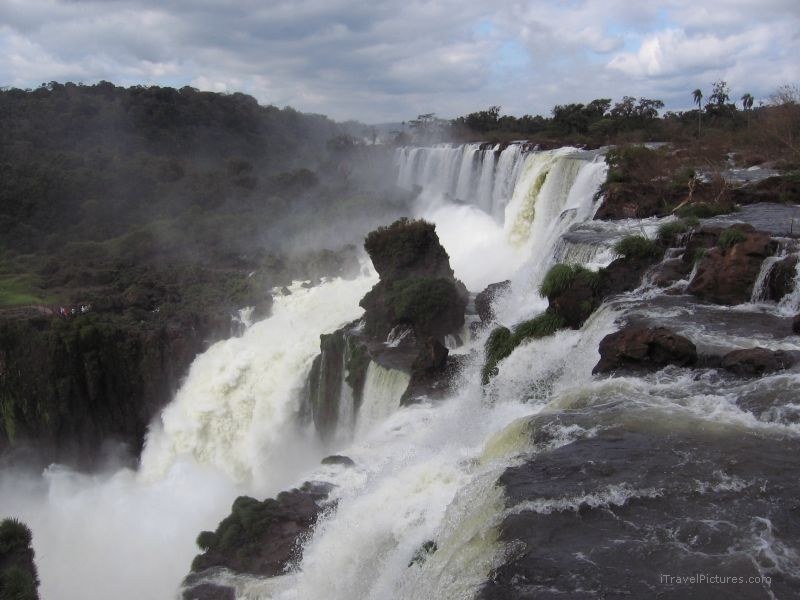 Iguazú waterfall Circuito Superior