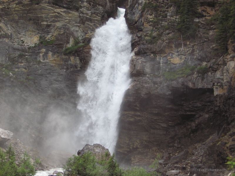 Yoho national park Laughing waterfall