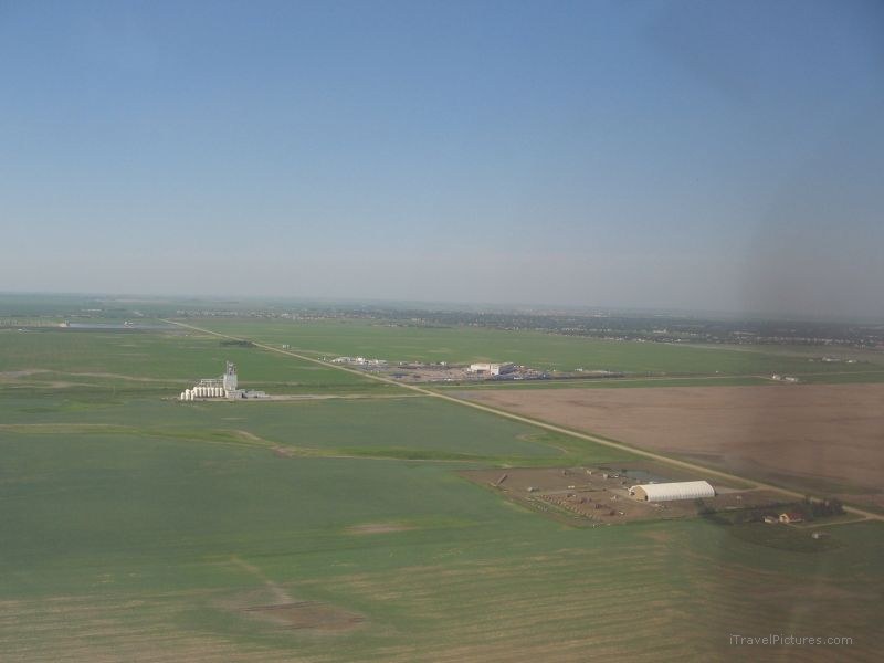 plane aerial saskatoon elevator flat