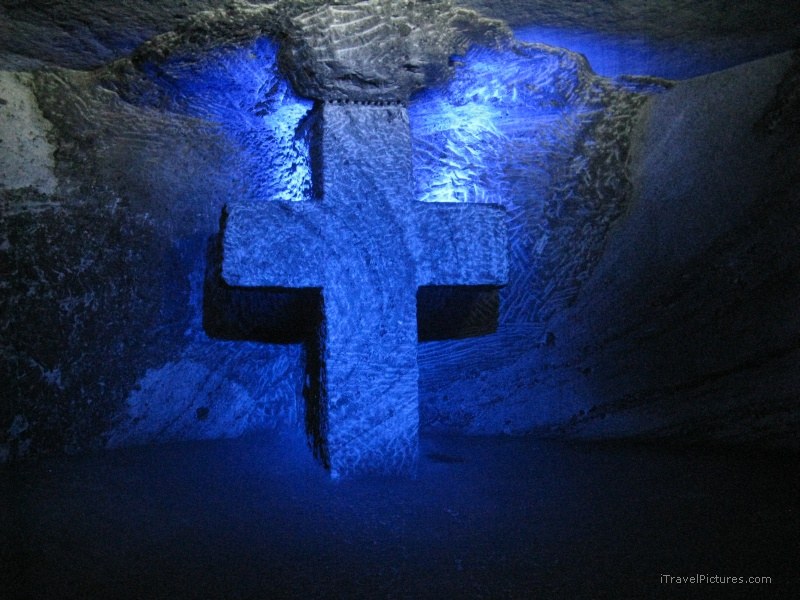 Zipaquirá salt church cross