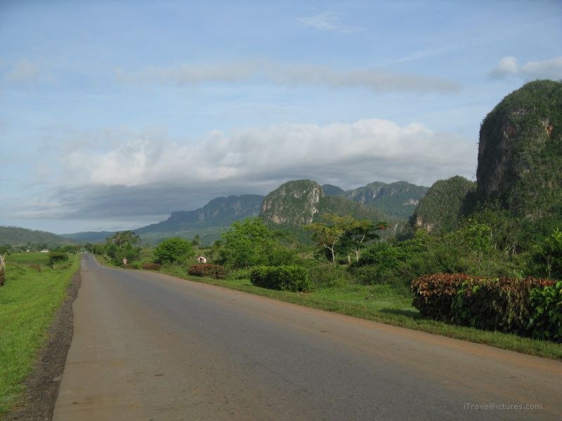 Viñales road mogotes mogote