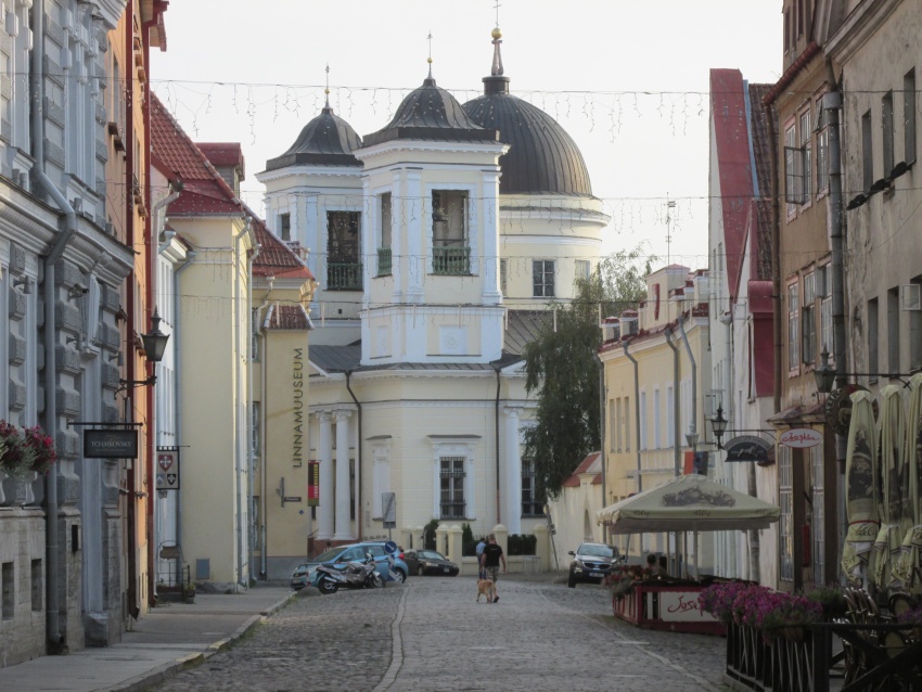 hurch Tallinn cobblestone