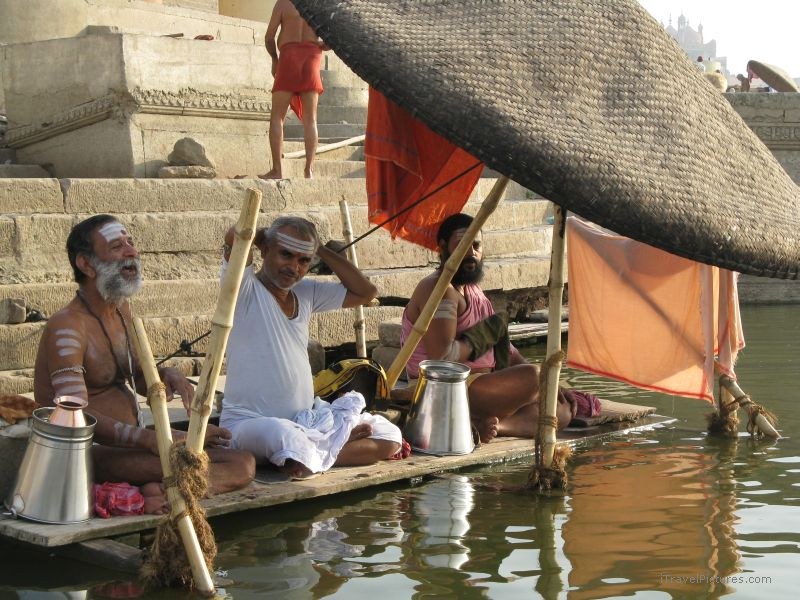 Varanasi ganges men river