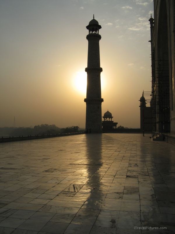 Agra Taj Mahal minaret shadow sun