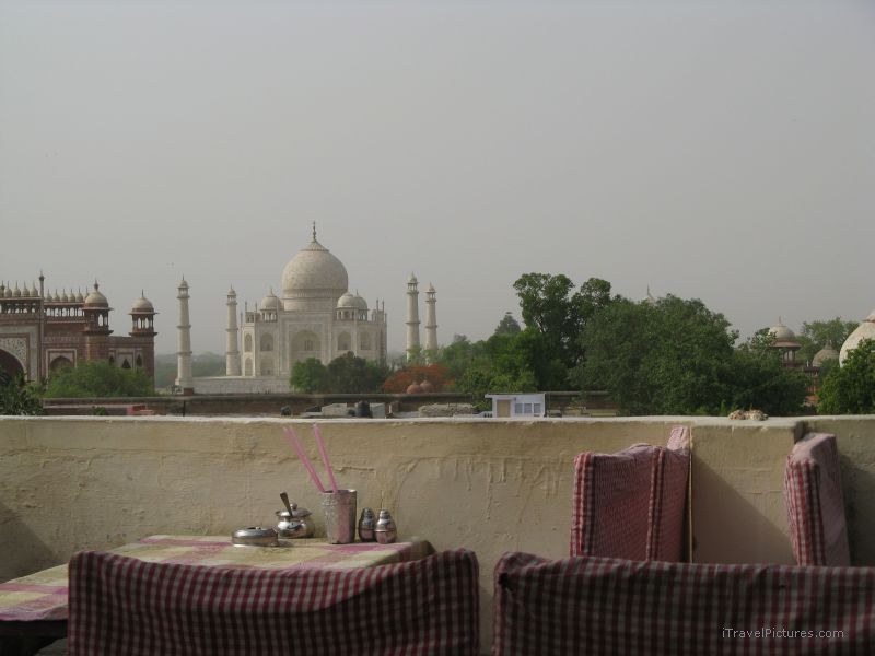 Agra Taj Mahal restaurant mausoleum table
