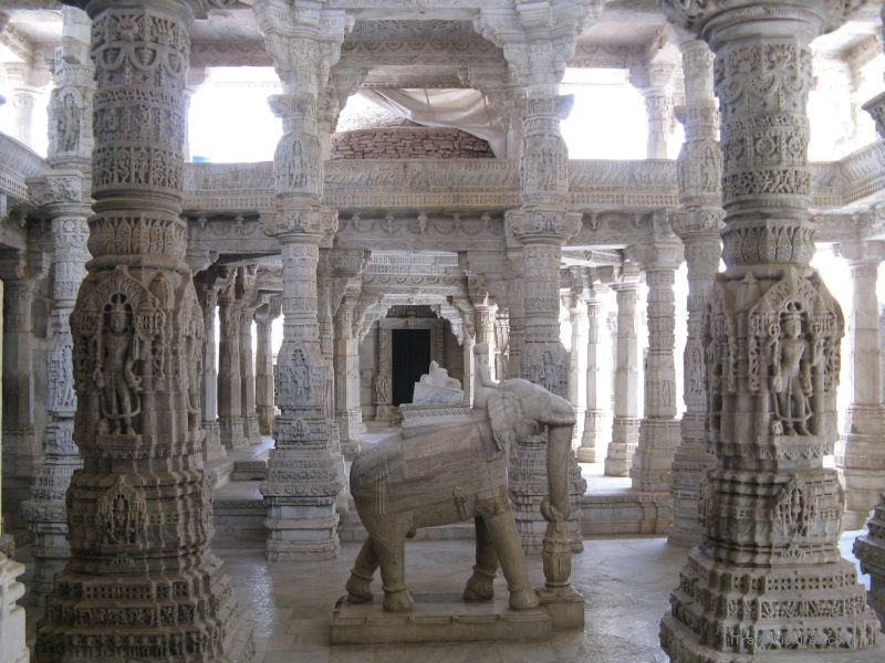 Ranakpur Jain temple marble elephant column pillar