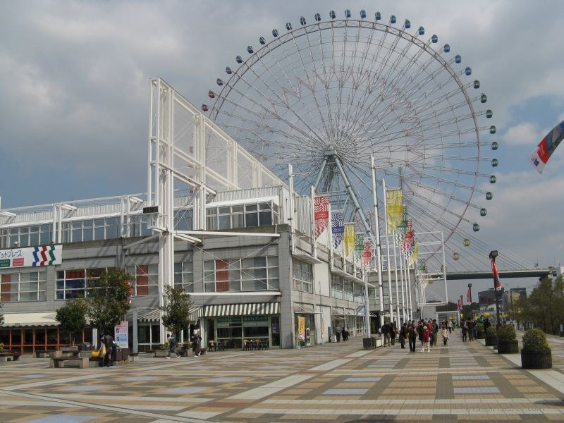 Osaka big ferris wheel