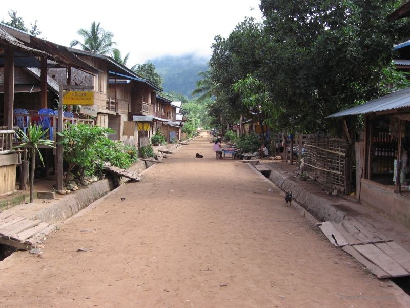 street Muang Ngoi Neua