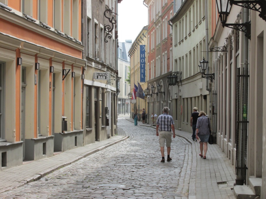 treet walking Riga