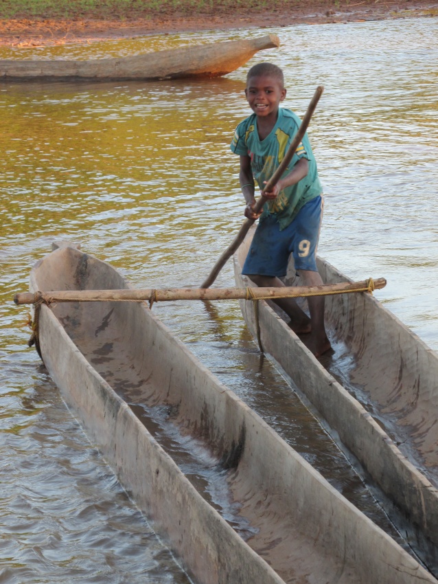 oy paddling canoe