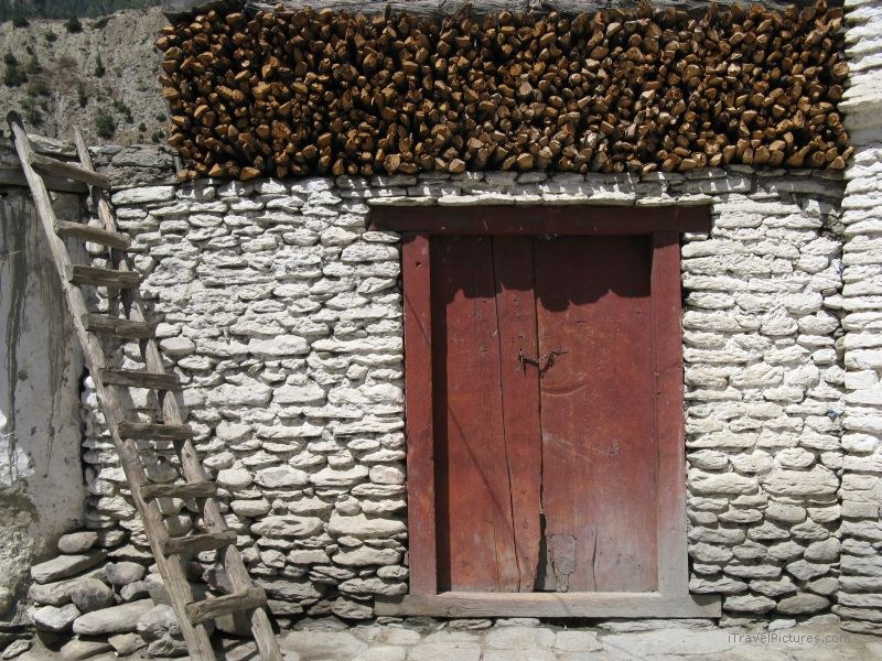 Jomsom trek wood ladder door