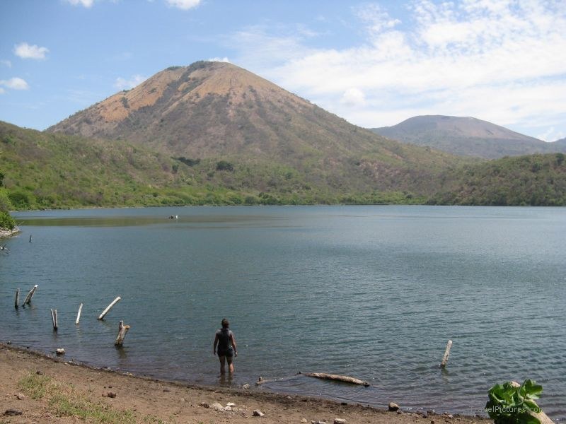 Laguna Asososca lake volcano beach