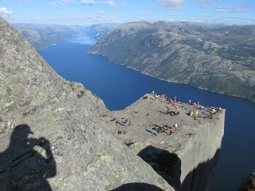 reikestolen pulpit rock shadow