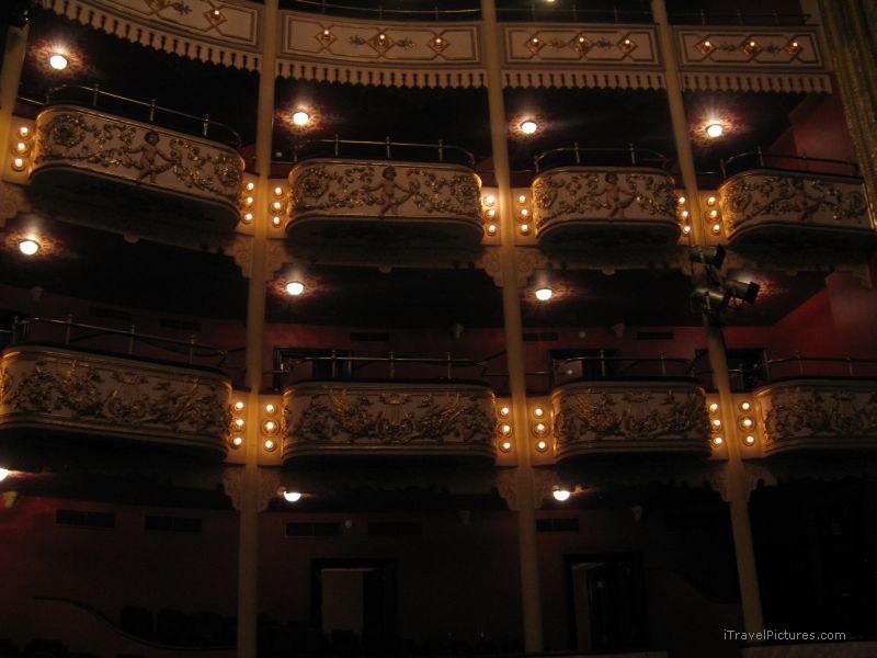 Casco Viejo Opera house light lights