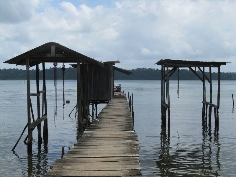Bastimentos dock