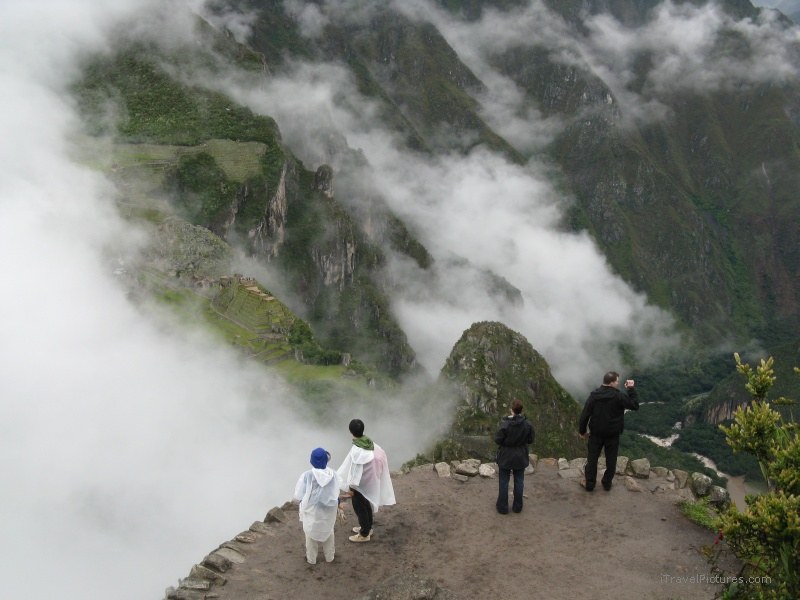 Machu Picchu Huayna Picchu cliff fog viewpoint