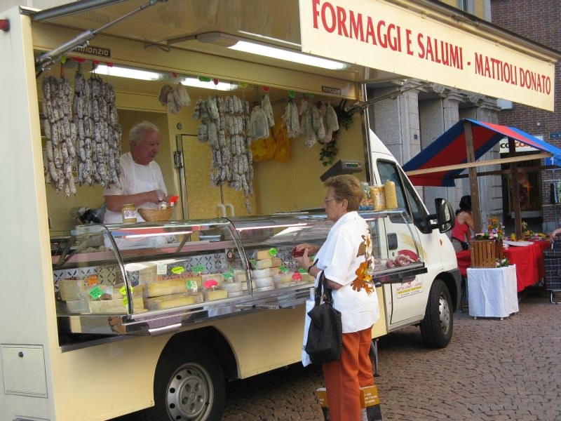Bellinzona cheese market