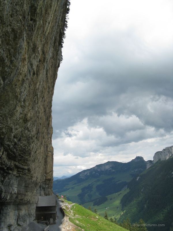 Wesserauen cliff building