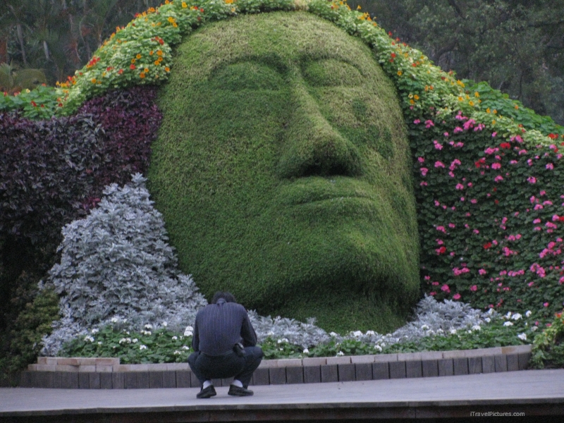 rass sculpture