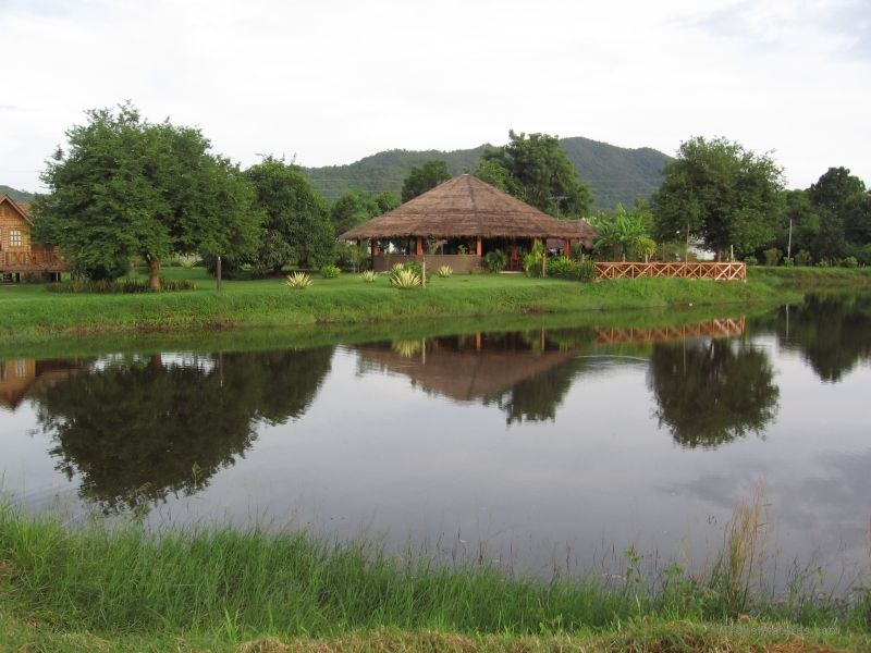 hotel reflection pond