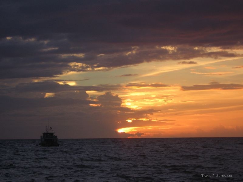 sunset Ban Mae Hat boat