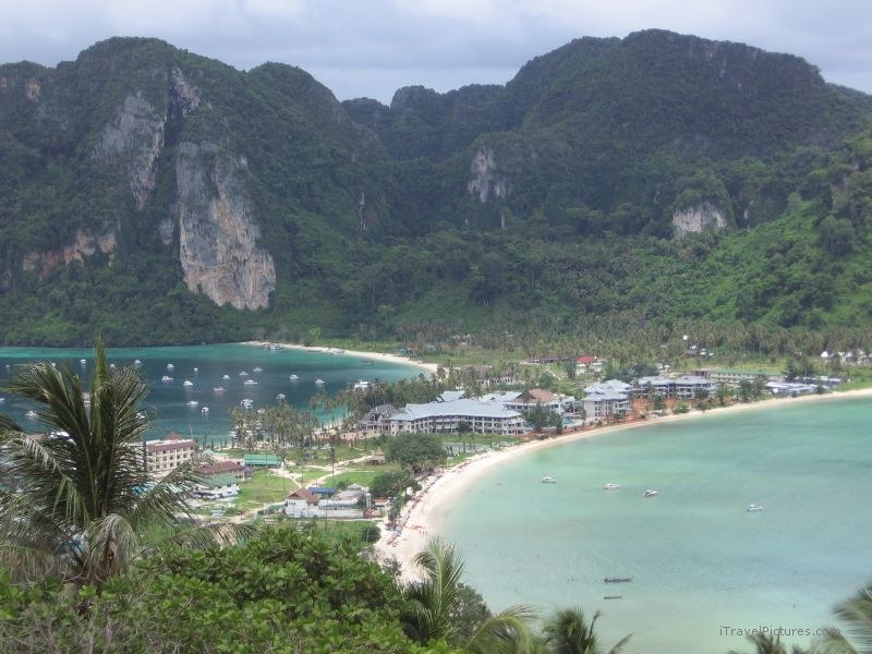 Ko Phi Phi Don Ton Sai village town