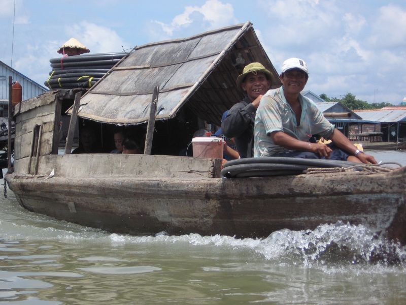 Chau Doc 2 men man boat