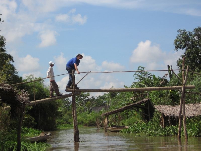 Can Tho me chris narrow bridge