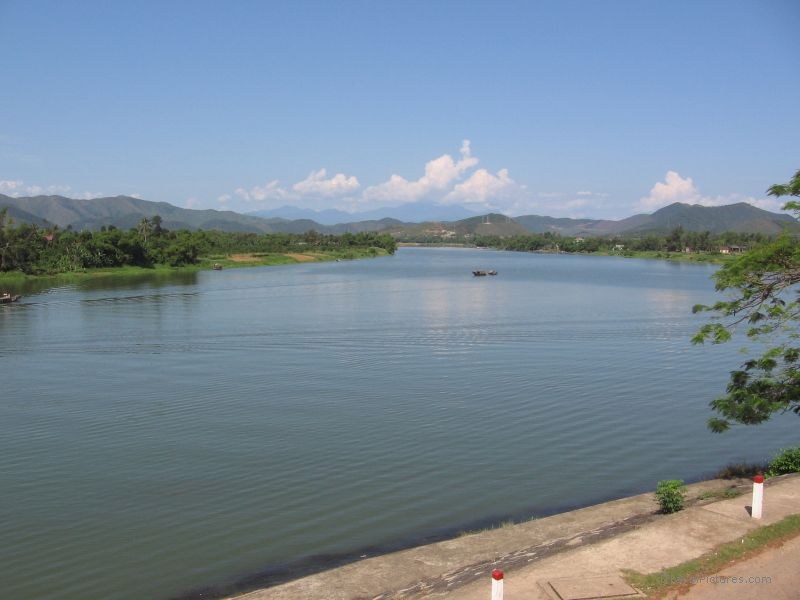 Song Suong perfume river