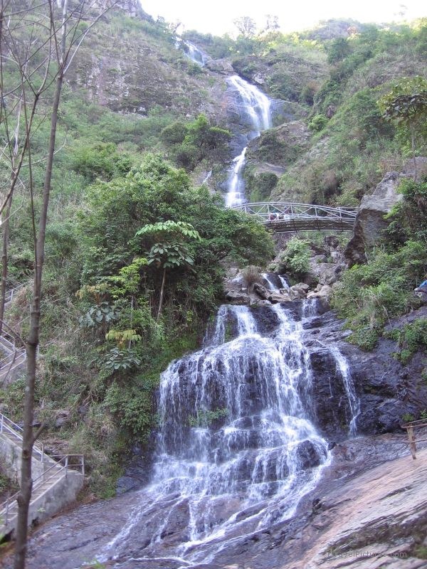 Thac Bac waterfall bridge